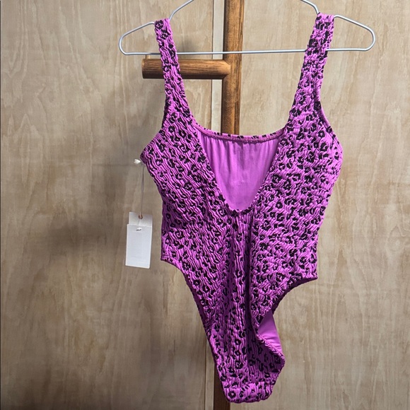 Good American S/M Lollipop Leopard Swim Or Bodysuit - Picture 3 of 3